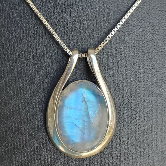 1+1 Offer: Vintage White Opal Necklace + Blue Crystal Dangling Earrings