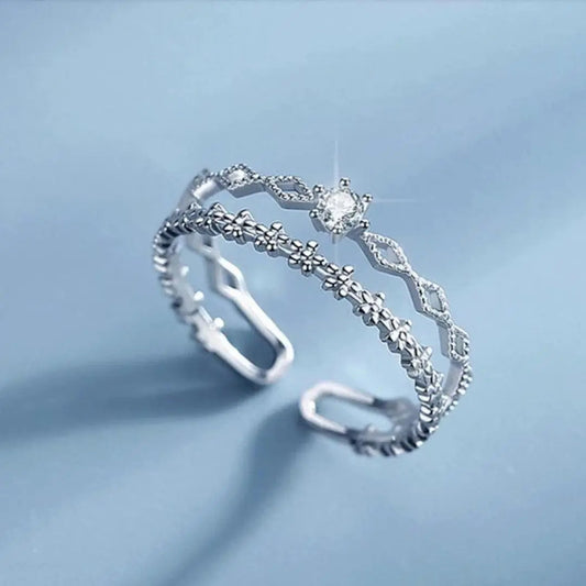 Adjustable Elegant Zirconia Ring made of Silver