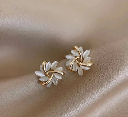 Elegant and exquisite opal petal circle stud earrings in gold