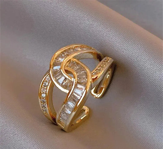 Luxe Knot Design Ring