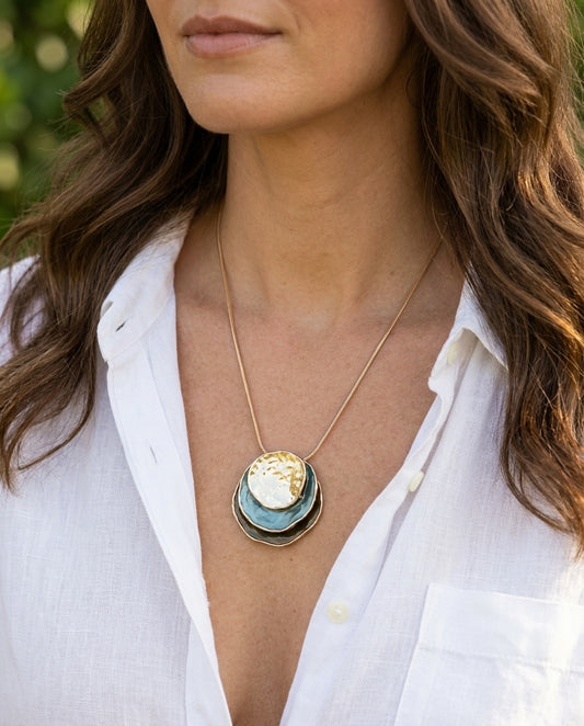 Model wearing Vintage Blue Layered Stone Set (Necklace+Earrings)